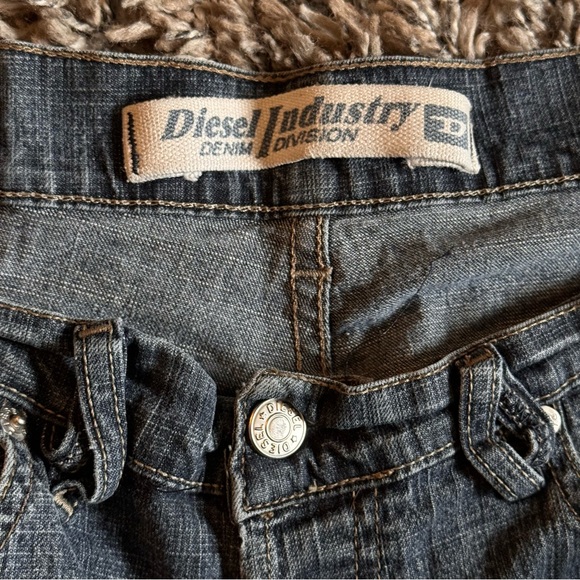 Distressed diesel flare jeans - Picture 6 of 9